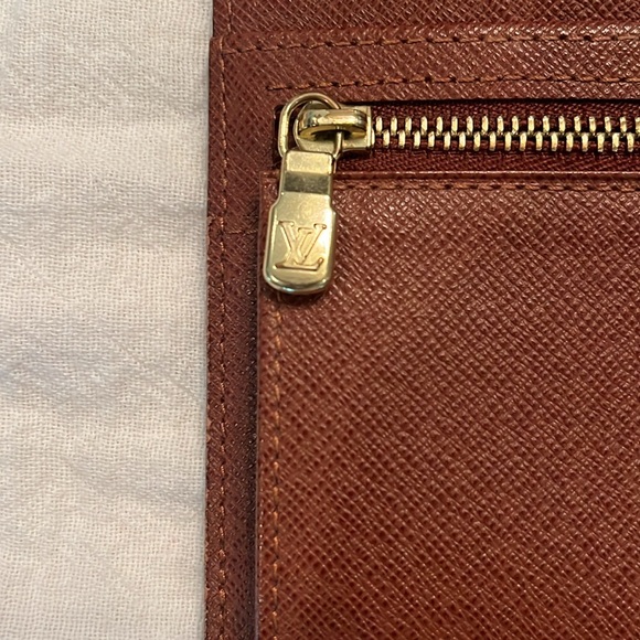 Louis Vuitton Monogram Pochette Passport TriFold Long Wallet - Picture 7 of 12